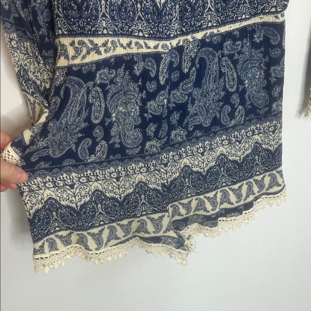 Wet Seal Blue and Cream Paisley Boho Romper XL - Picture 4 of 7